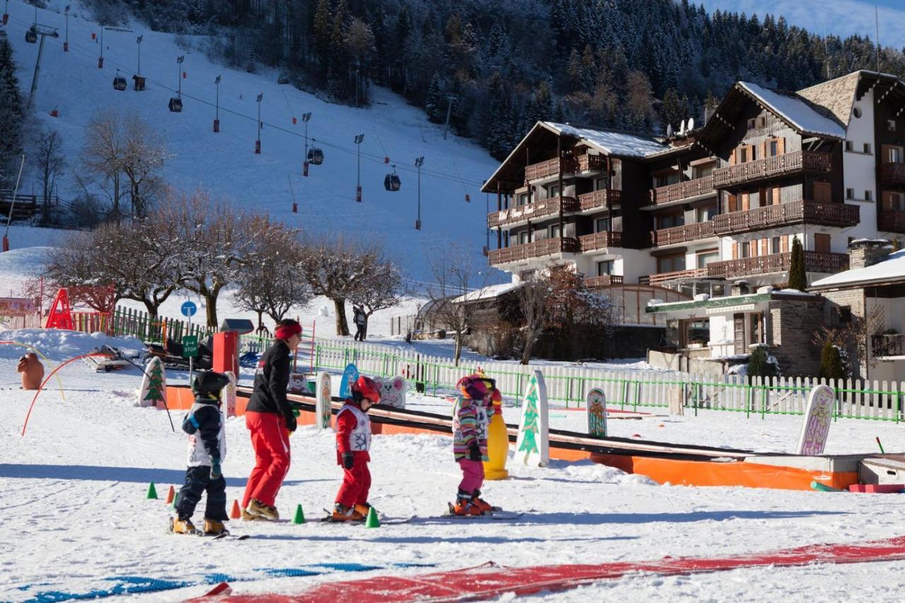 Hotel Champs Fleuris Morzine Exteriör bild